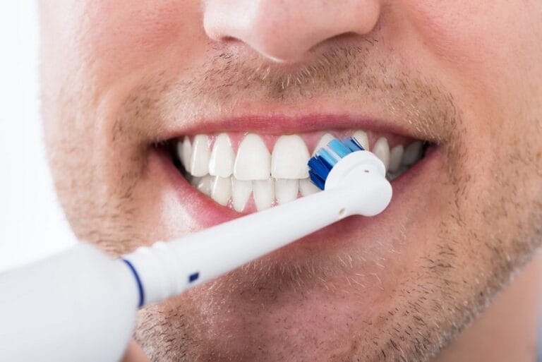 Higiene dental: tips y consejos, y uso del cepillo eléctrico